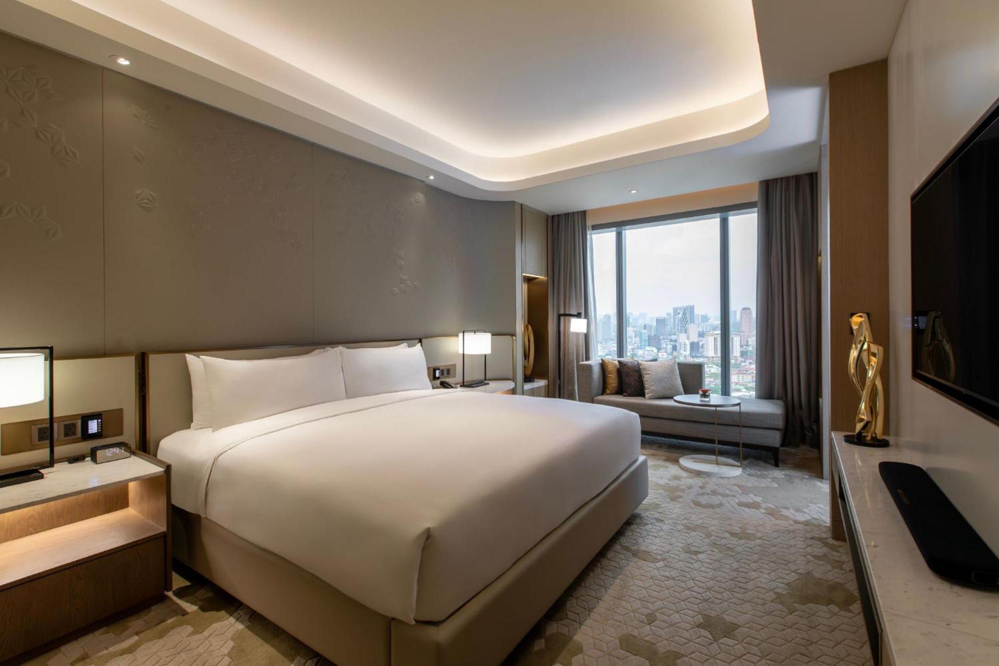 Crowne Plaza Centre By Ihg Hotel