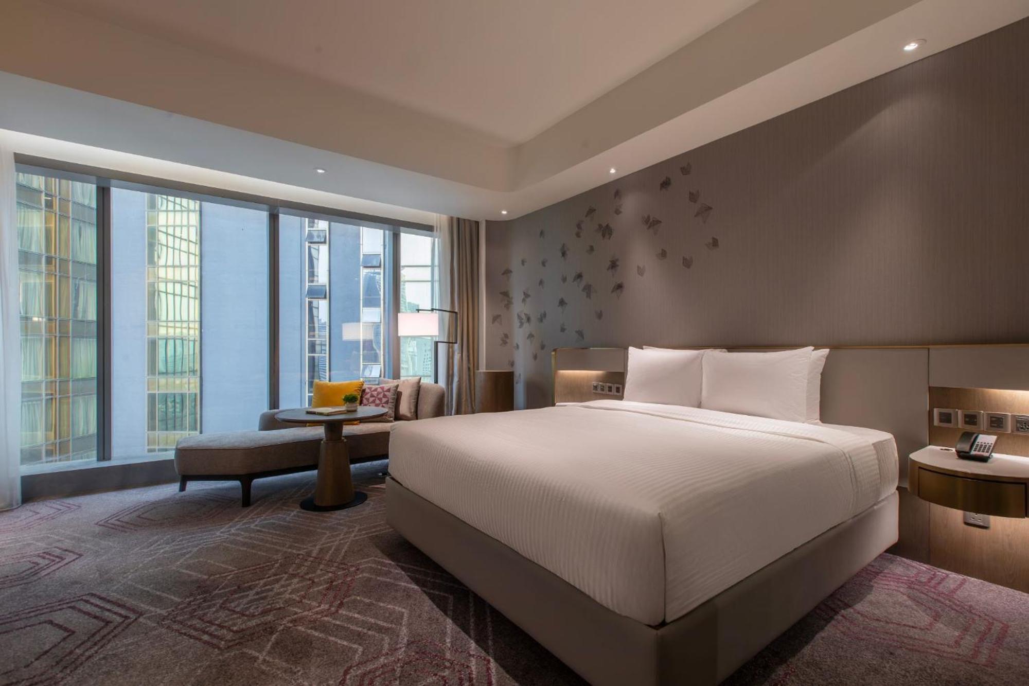 Crowne Plaza Centre By Ihg Hotel
