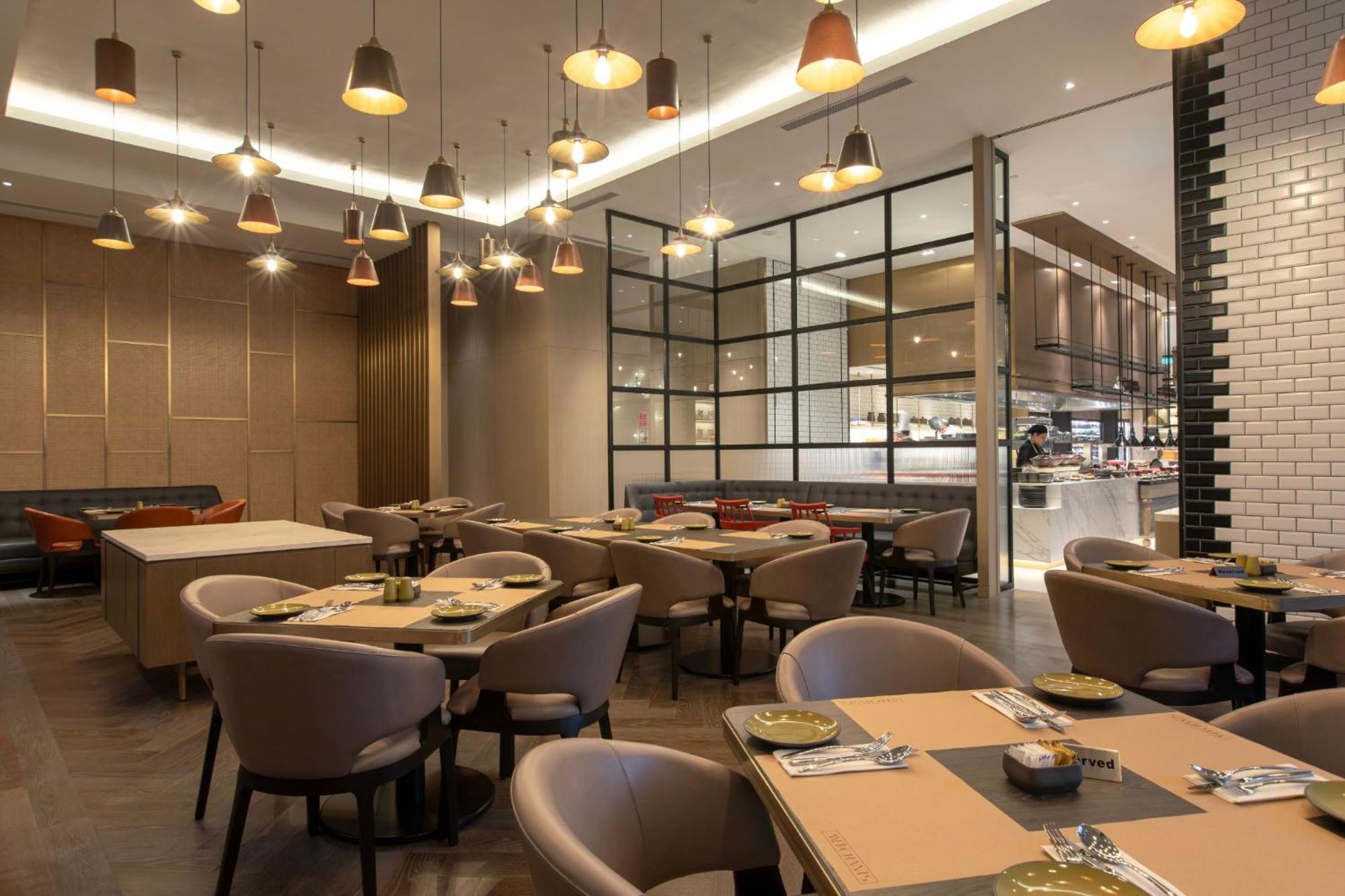 Crowne Plaza Centre By Ihg 5*