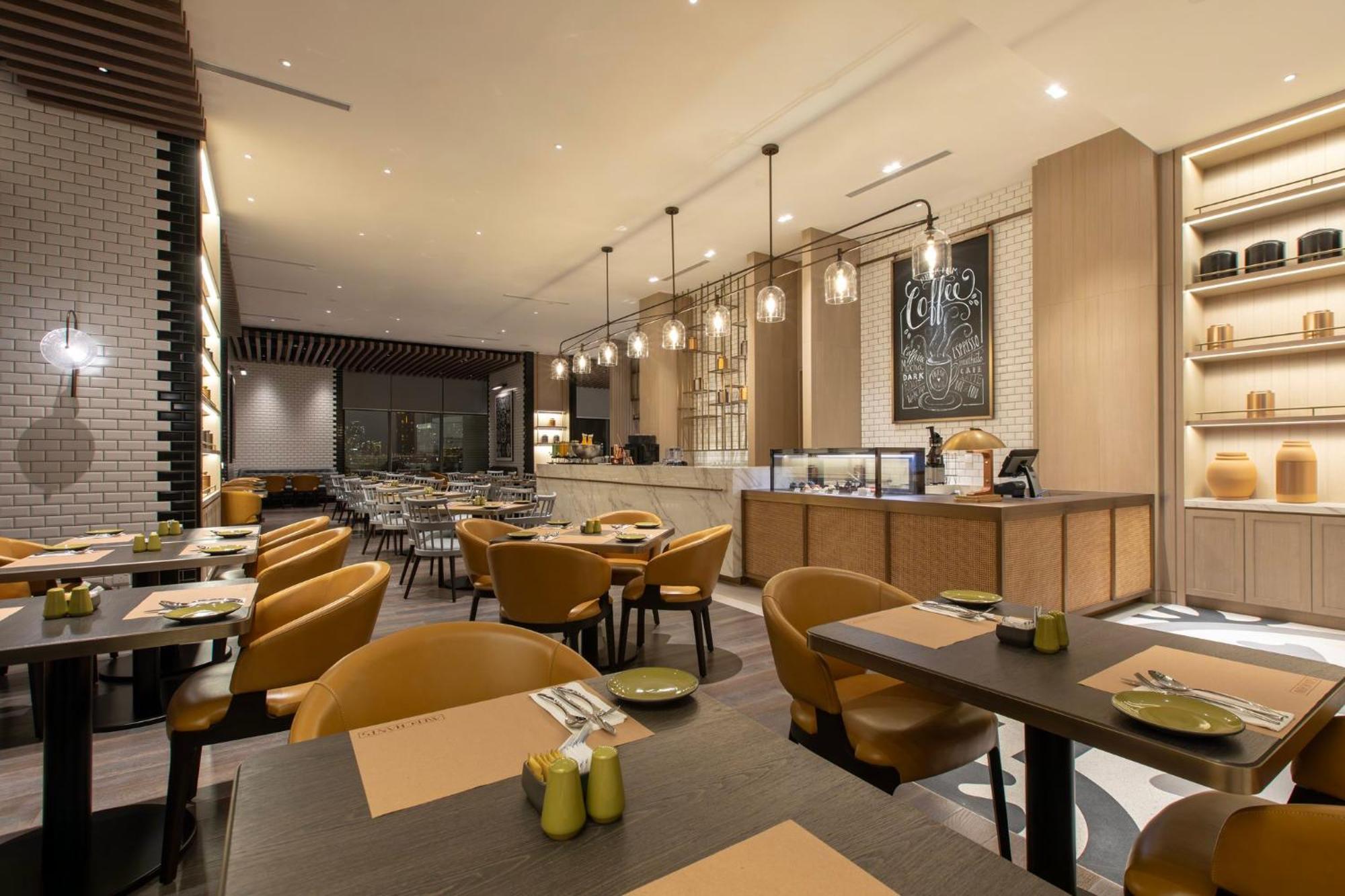 Crowne Plaza Centre By Ihg Hotel