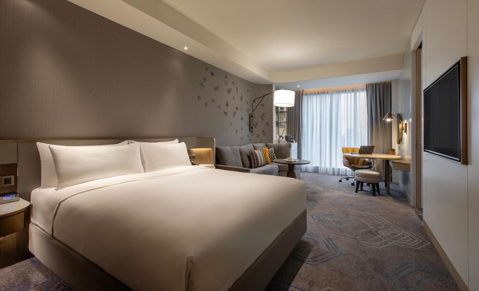 Crowne Plaza Centre By Ihg 5*